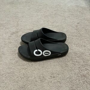 OOFOS MENS SLIDES